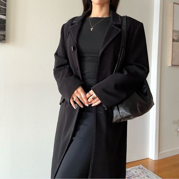 Vintage Black Minimalist sophisticated long Overcoat - Picture 5 of 9